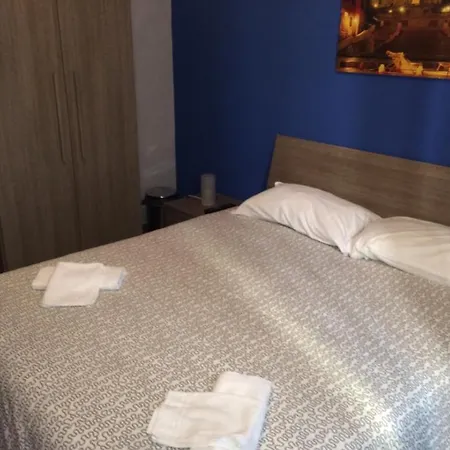 Central Palace Colosseum B&B *
